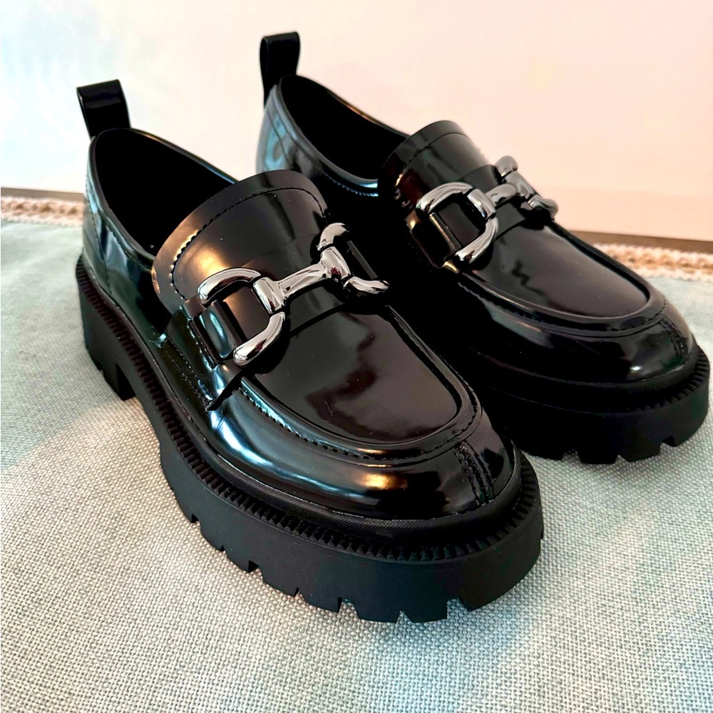 Madden Girl Ashlee Lug Sole Loafers size 6.5 black patent